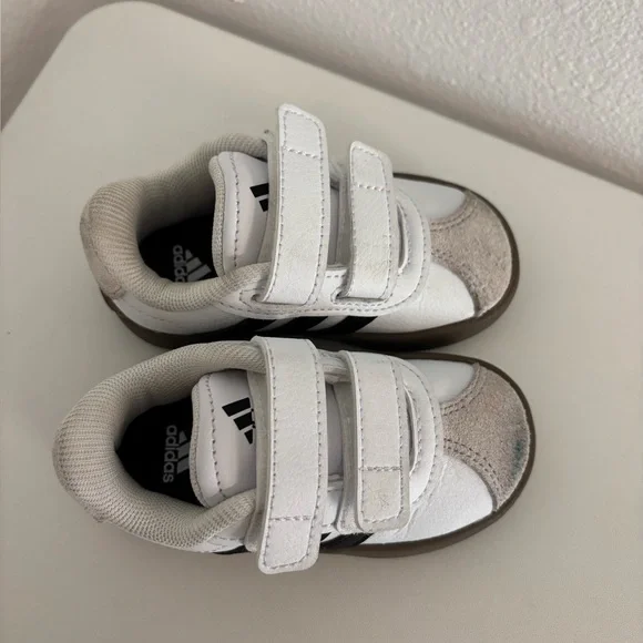 Adidas infant shoes with velcro straps - Picture 4 of 8